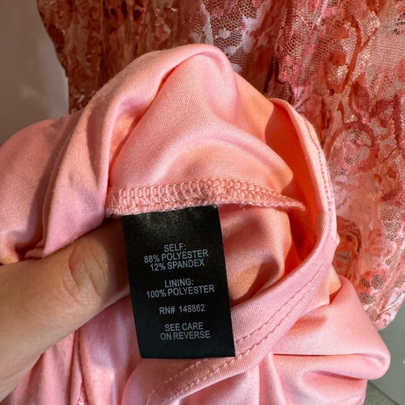 FREE 📦 3X Pink/Red Floral Plus Size Torrid Dress - Picture 6 of 6